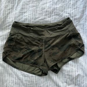 Speed up low-rise lined short 2.5”